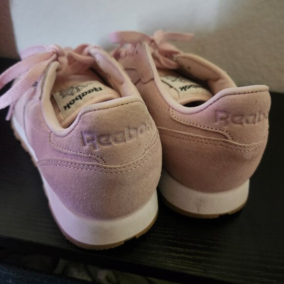 Reebok pink shoes - Picture 3 of 6
